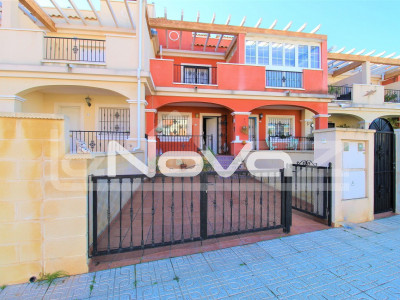 Bungalow with 3 bedrooms, 2 spacious terraces and a solarium in Los Dolses