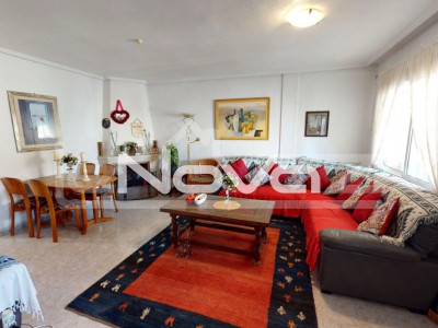 Cozy bungalow with 3 bedrooms, several terraces and a spacious garage in Villamartin.