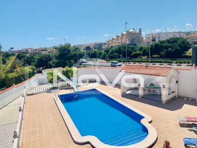 Villa with 6 bedrooms, huge plot, private pool, solarium with sea views and incredible location in La Zenia.