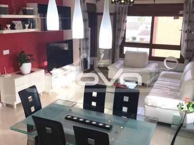 Modern, spacious 2-bedroom apartment with south-facing terrace in Villamartin.
