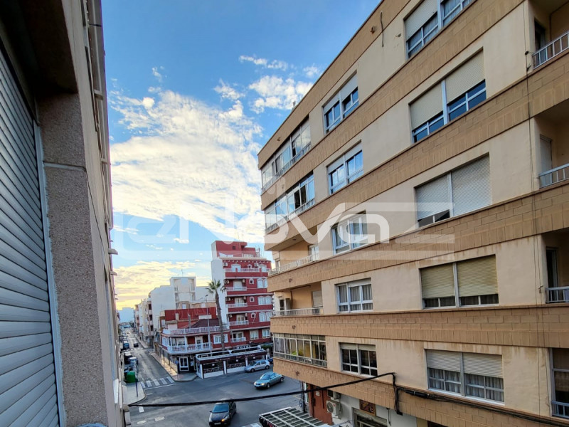 Апартаменты с 2 спальнями, балконом и бассейном в Torrevieja.. #1065