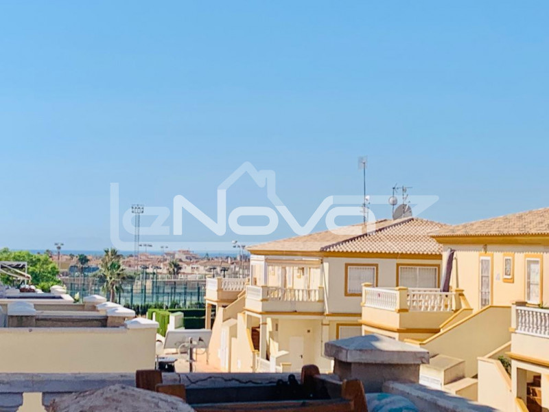 Пентхаус с 2 спальнями и террасой с боковым видом на море в Playa Flamenca.. #1080