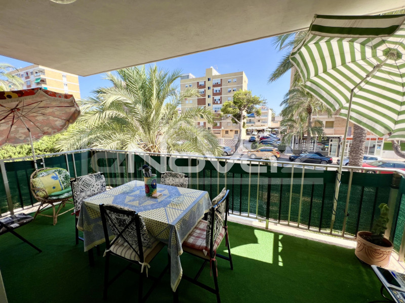 Incredible opportunity! Villa with 3 bedrooms, garage, plot and fantastic location 200m from the best beach in La Zenia.. #1125