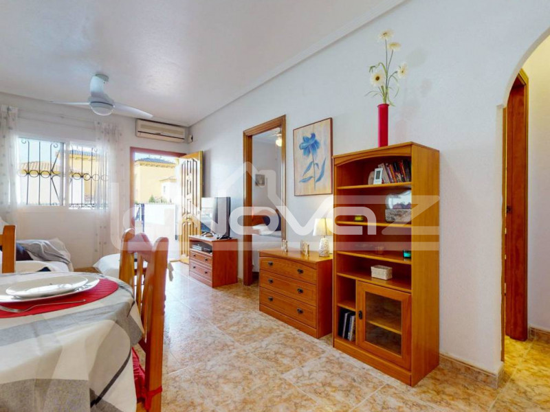Excellent condition 2 bedroom apartment with private garden terrace in La Ciñuelica.. #1171