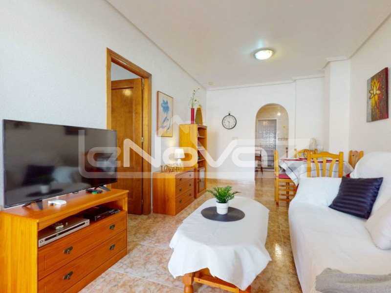 Appartement de 2 chambres en excellent état avec terrasse de jardin privée à La Ciñuelica.. #1171