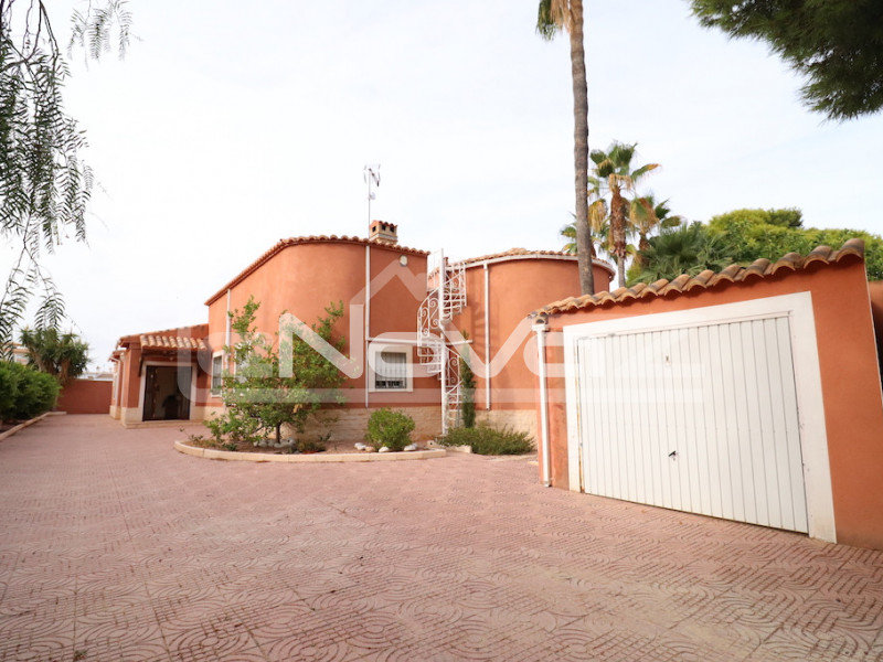 villa 4 bedrooms La Zenia. #1184