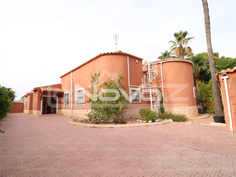 villa 4 bedrooms La Zenia. #1184