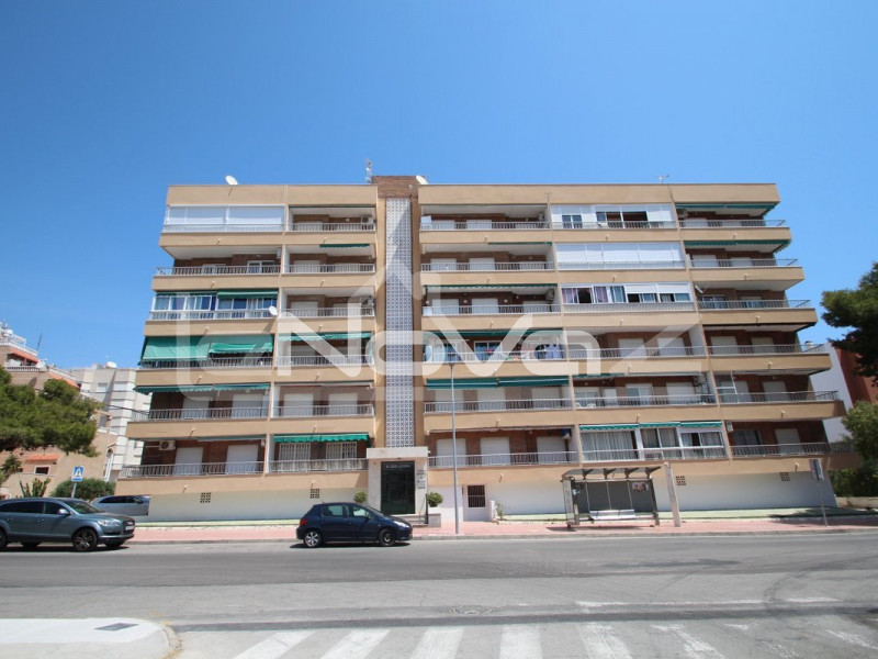 Apartment with 2 bedrooms, 2 bathrooms, terrace and underground parking 200 m from the beach in Punta Prima.. #1261