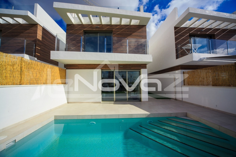 villa 3 bedrooms Villamartin. #1294