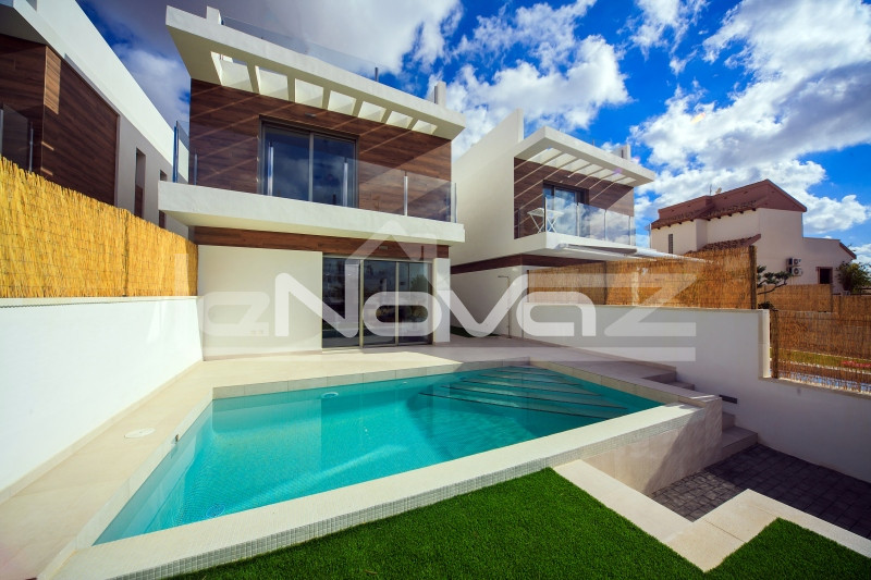 villa 3 bedrooms Villamartin. #1294