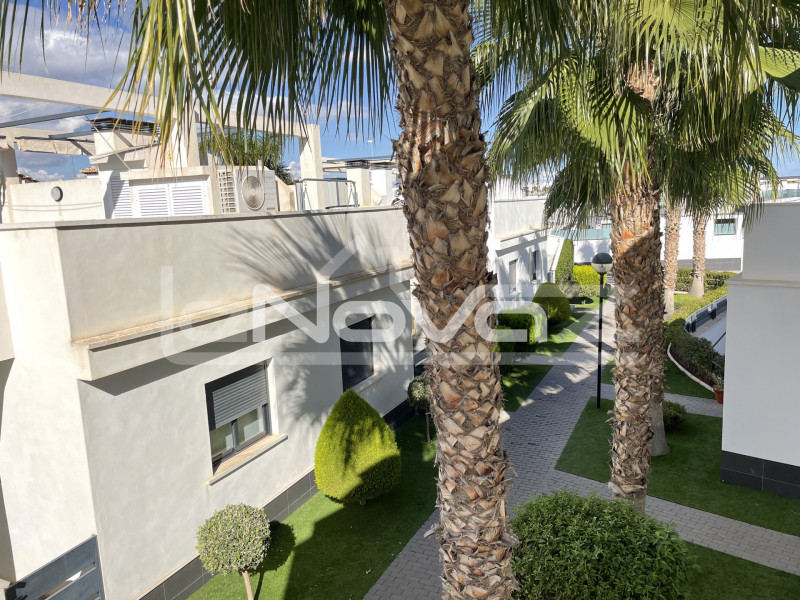 Immaculate townhouse in Lomas de Cabo Roig. #1328