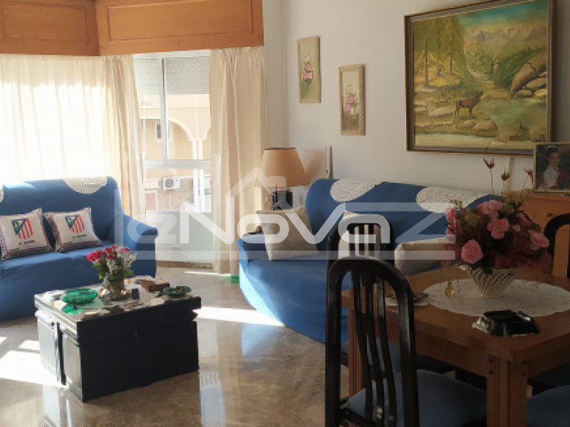 Apartment with 2 bedrooms and a garage 650 m from the beach in Punta Prima.. #1337