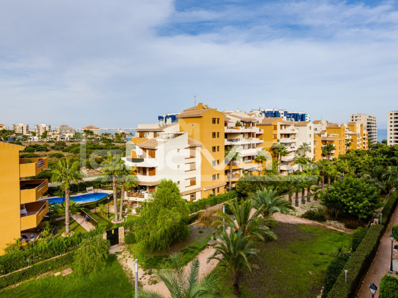 Tágas, 2 hálószobás apartman nagy terasszal, kilátással a tengerre, 200 méterre a strandtól Punta Prima városában.. #1342
