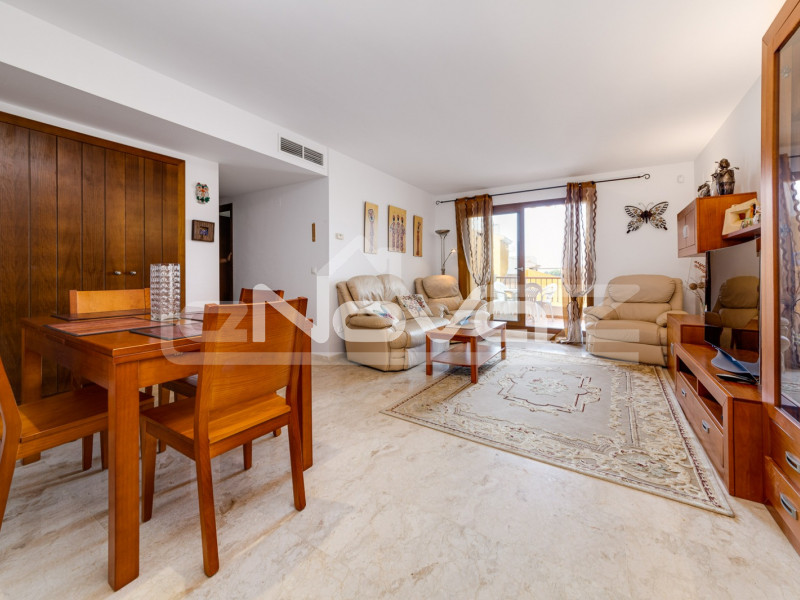 Spacious 2 bedroom apartment with a large terrace overlooking the sea 200 meters from the beach in Punta Prima.. #1342