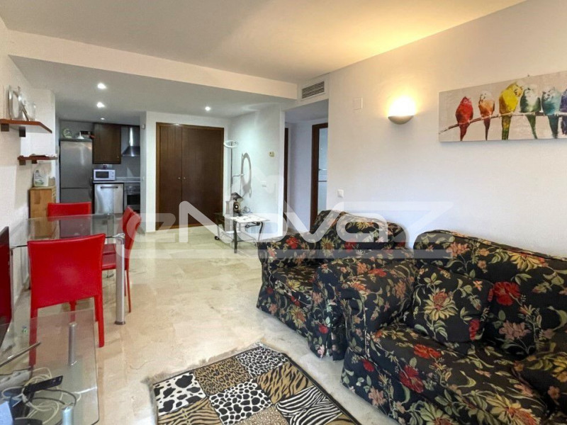 Geräumiges Apartment mit 2 Schlafzimmern und einer großen Terrasse mit Meerblick, 200 Meter vom Strand in Punta Prima entfernt.. #1348