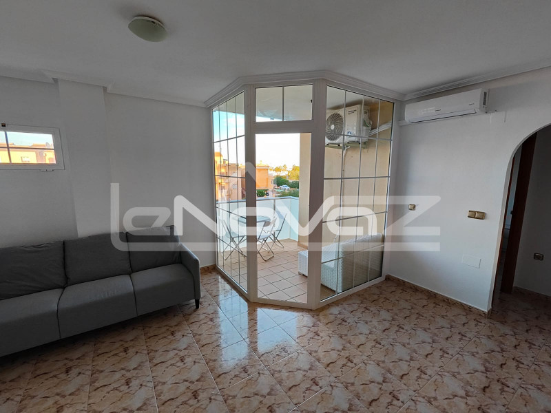 Renovated apartment with 2 bedrooms and a terrace 600 m to the best beach in La Zenia.. #1366