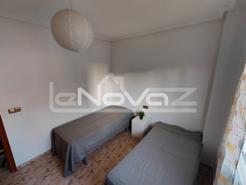 Renoverad lägenhet med 2 sovrum och terrass 600 m till den bästa stranden i La Zenia.. #1366