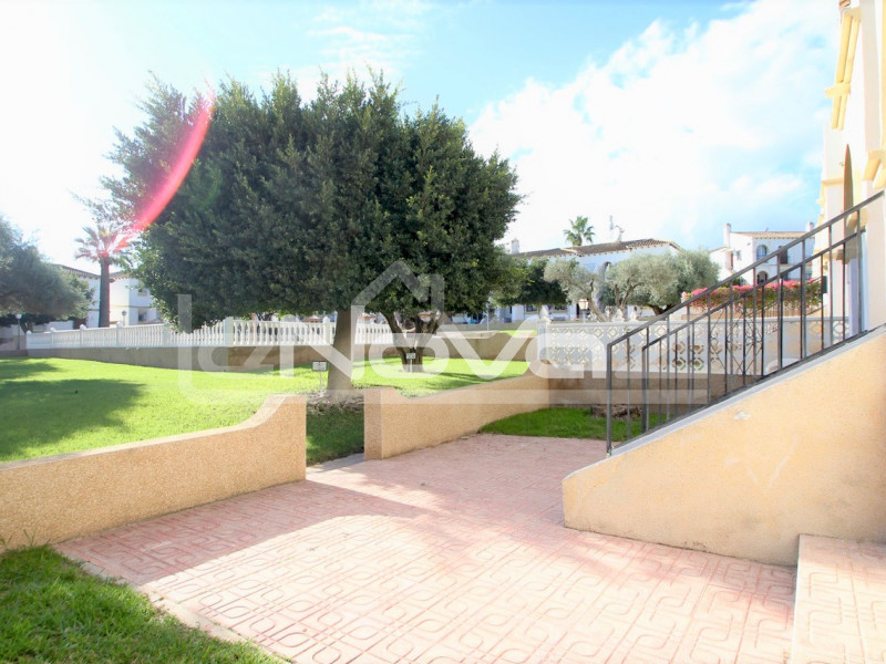 Top floor apartment in a gated residential area close to Villamartin.. #1376