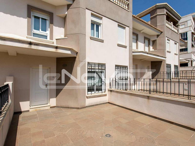 Bungalow with 3 bedrooms in Santa Pola.. #1379