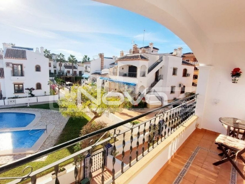 Fantastic south facing penthouse in gated complex Villamartin. #1393