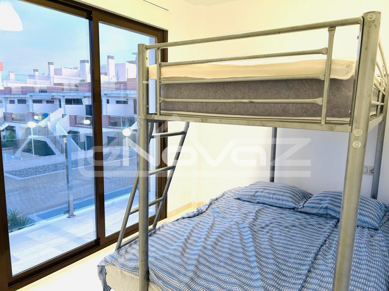 Ультрасовременное бунгало с 3 спальнями, собственным бассейном и гаражом в Lomas de Cabo Roig.. #1395