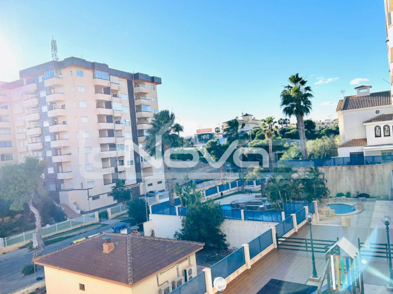 Apartamento de 2 dormitorios con terraza vista mar lateral a tan solo 200m de la playa en La Zenia.. #1410