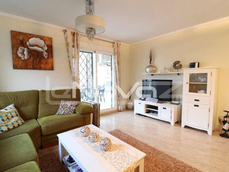Modern apartment with 3 bedrooms and a large terrace 600 m from the beach in Campoamor.. #1423