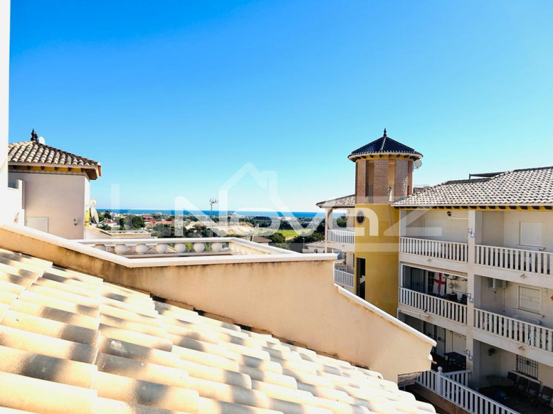 Atemberaubender Bungalow mit 3 Schlafzimmern, 2 Terrassen und Solarium mit Meerblick in Lomas De Cabo Roig.. #1427
