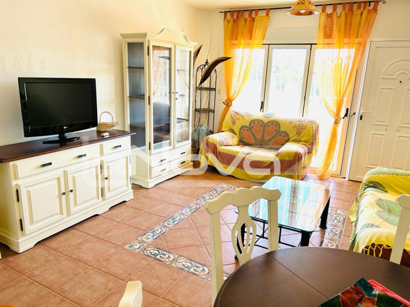 Cozy bungalow with 3 bedrooms 900 m from the beach in La Zenia.. #1429