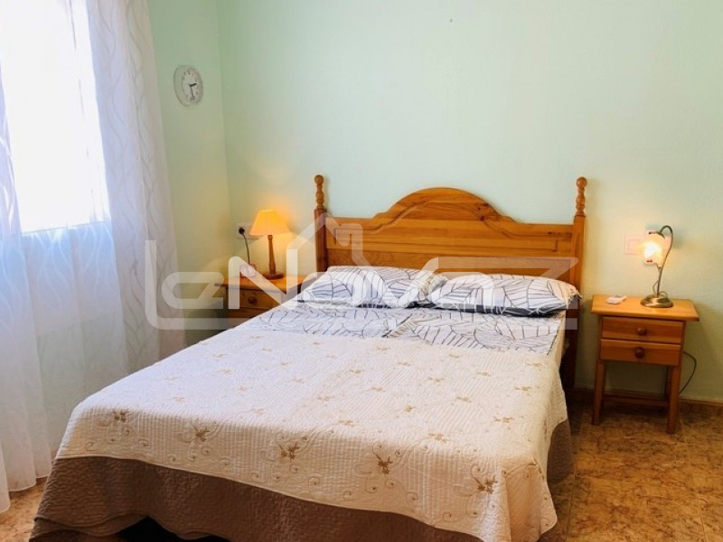 Fantastisk lägenhet med 2 sovrum bara 300 m från stranden Del Cura i Torrevieja.. #1489