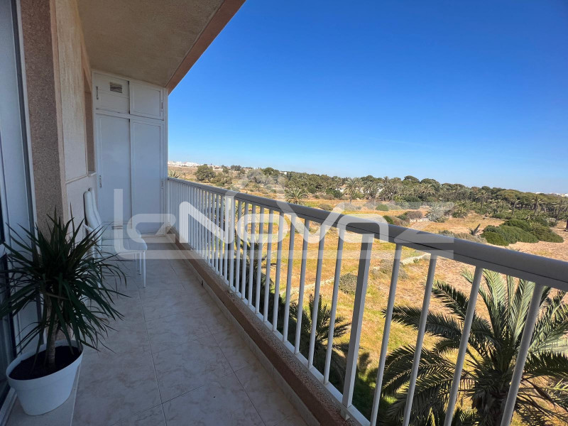 Appartement avec 1 chambre et une terrasse avec vue sur la mer à seulement 150 m de la plage de Punta Prima.. #1500