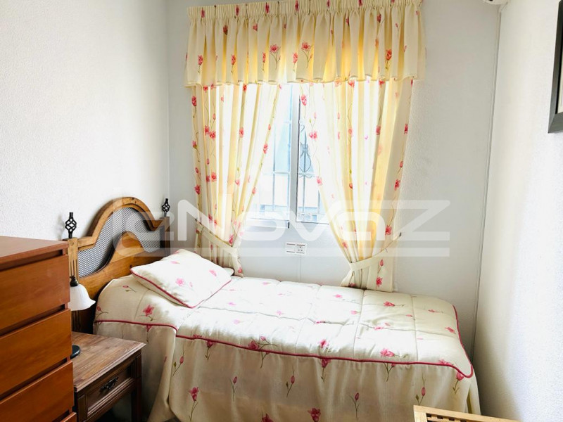 Stylowy dwupoziomowy apartament z 3 sypialniami, 2 łazienkami i prywatnym solarium w Villamartin.. #1513