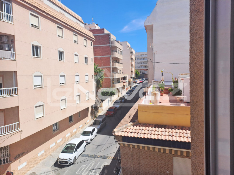 Fantastic 2 bedroom apartment in the center of Torrevieja, close to the beach.. #1527
