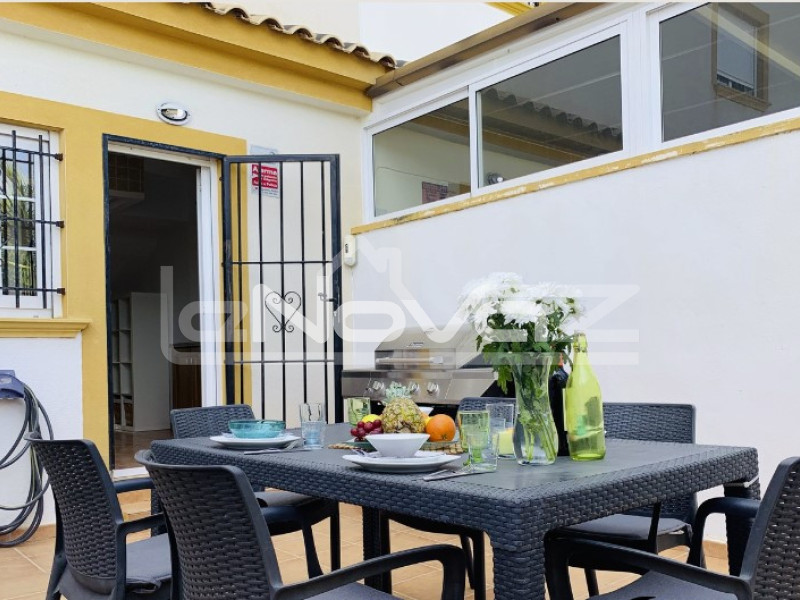 Incredible bungalow with 3 bedrooms, 2 bathrooms and just 350m from the beach in Cabo Roig.. #1537