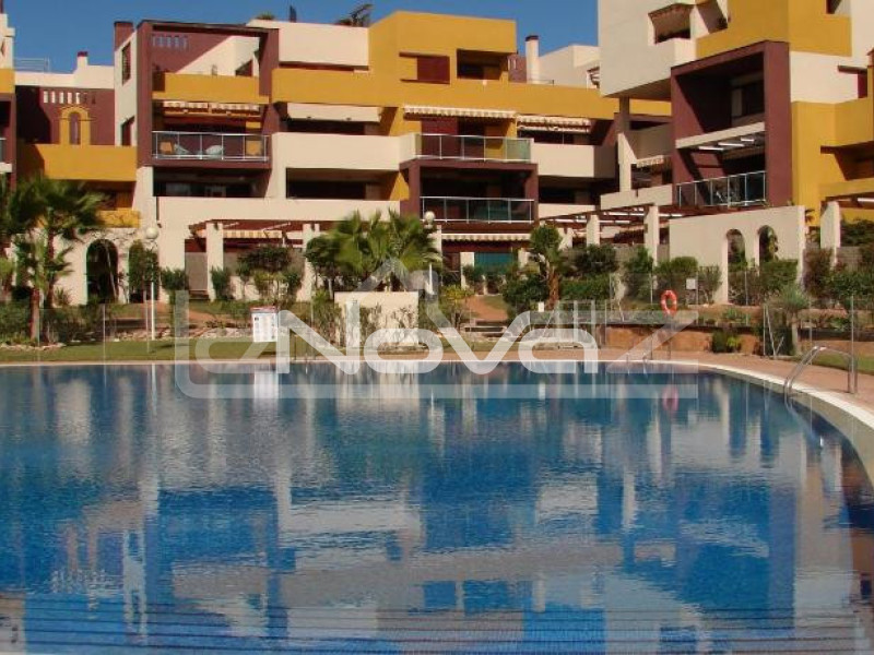 Потрясающие апартаменты с 2 спальнями и частным садом близко к пляжу в Playa Flamenca.. #1544