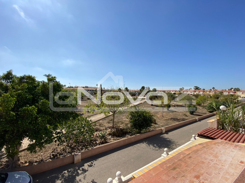 House with 3 bedrooms and 2 bathrooms in Cabo Roig. #1658