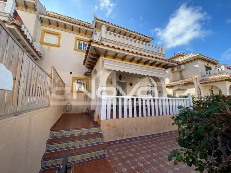 Tágas 2 hálószobás ház Lomas de Cabo Roigban. #1661