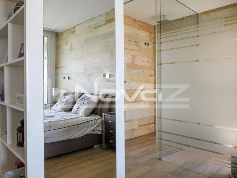 Stunning 3 bedroom 2 bathroom apartment in Las Colinas. #1675