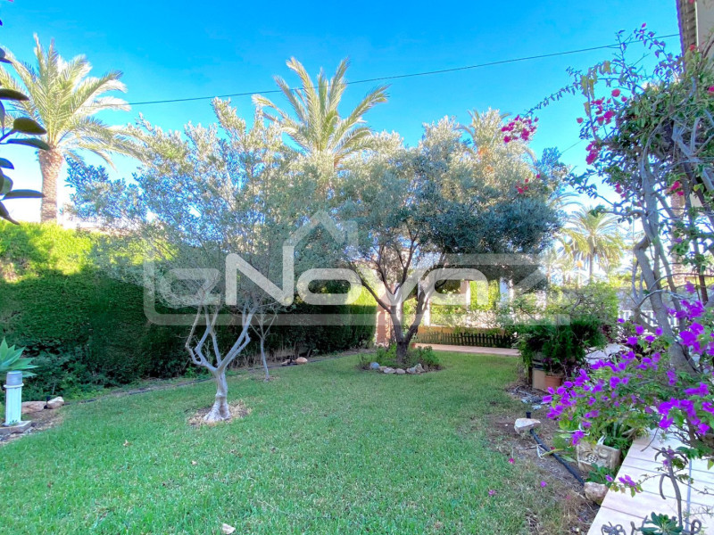 4 bedroom villa with private plot for long term rental in Cabo Roig. #1699
