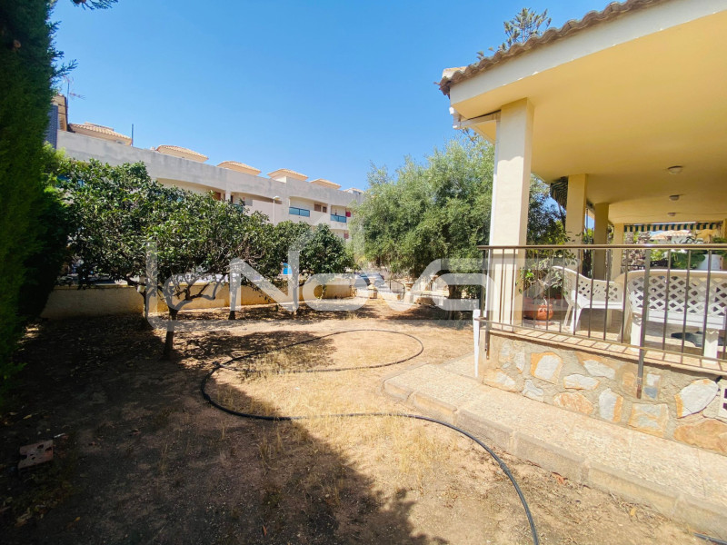 Villa with 800 m2 plot just a step away from the beach and all services.. #1865
