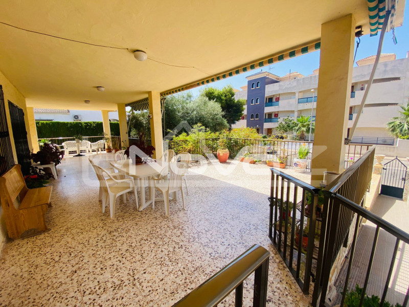 Villa with 800 m2 plot just a step away from the beach and all services.. #1865