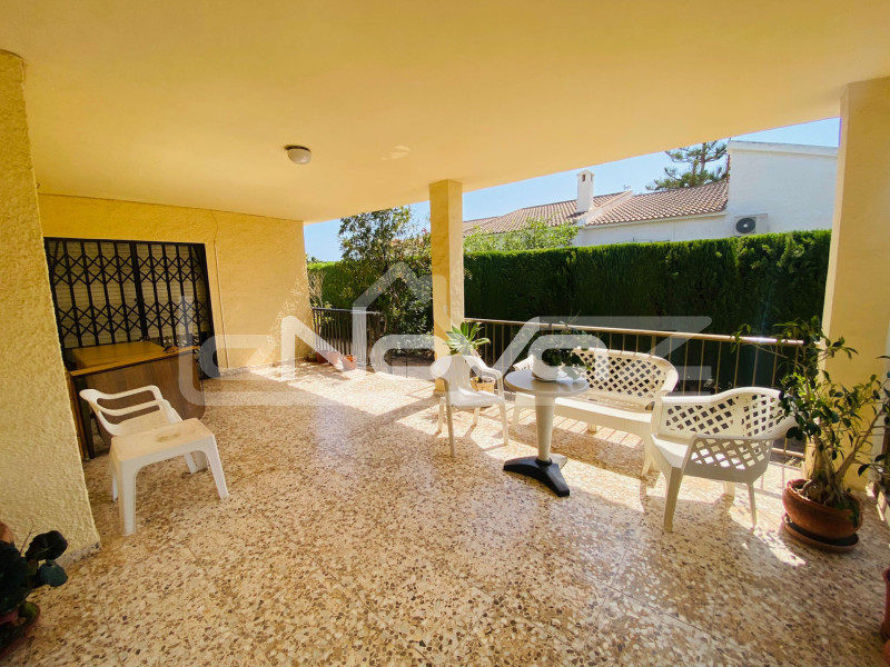 Villa with 800 m2 plot just a step away from the beach and all services.. #1865