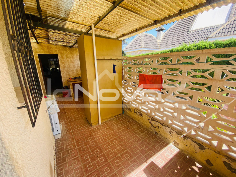 Villa with 800 m2 plot just a step away from the beach and all services.. #1865