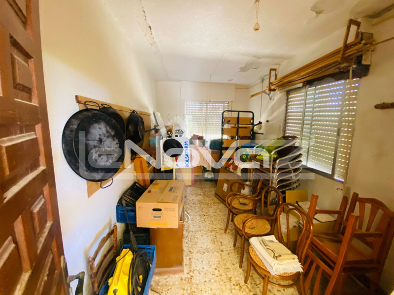 Villa with 800 m2 plot just a step away from the beach and all services.. #1865