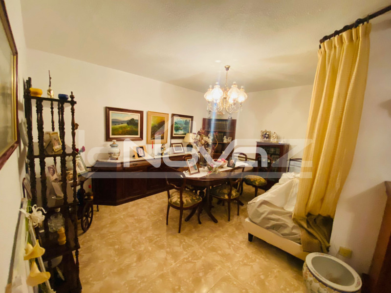 Villa with 800 m2 plot just a step away from the beach and all services.. #1865