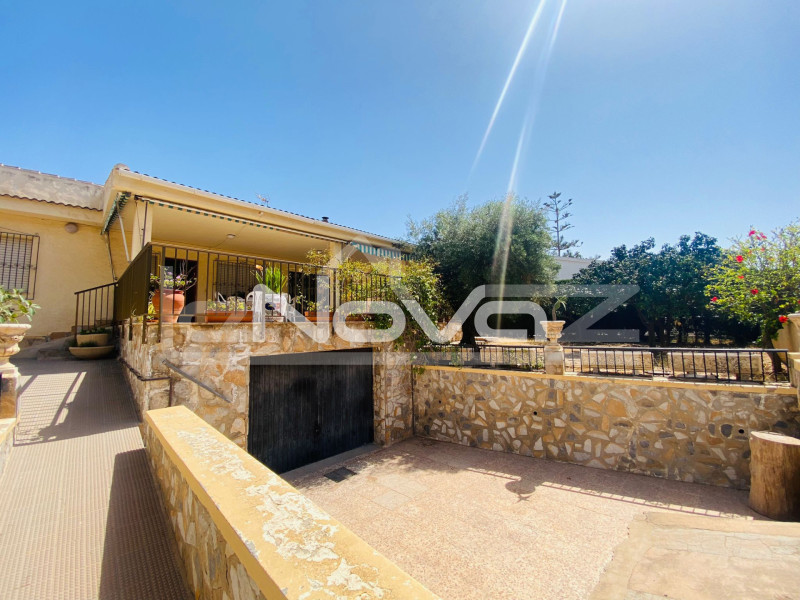 Villa with 800 m2 plot just a step away from the beach and all services.. #1865