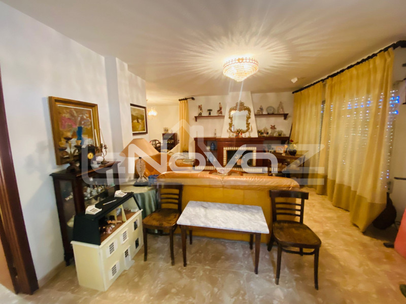 Villa with 800 m2 plot just a step away from the beach and all services.. #1865