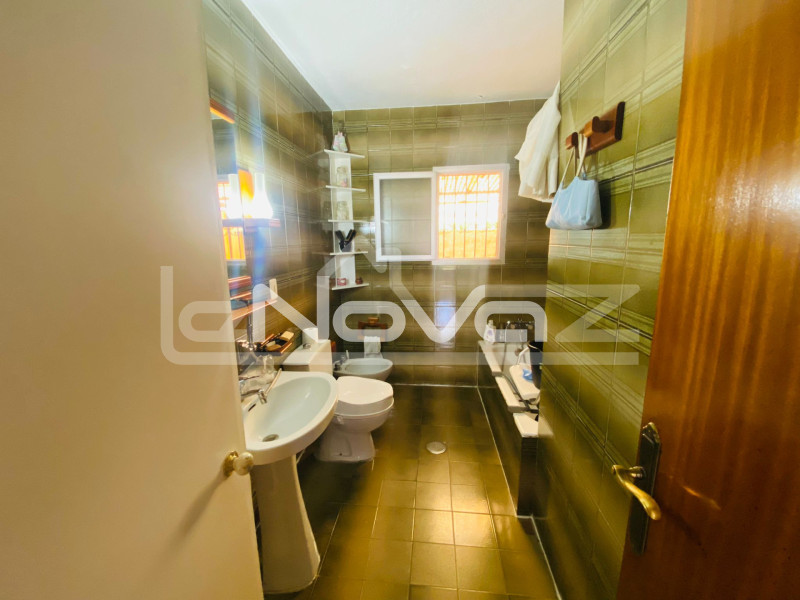 Villa with 800 m2 plot just a step away from the beach and all services.. #1865