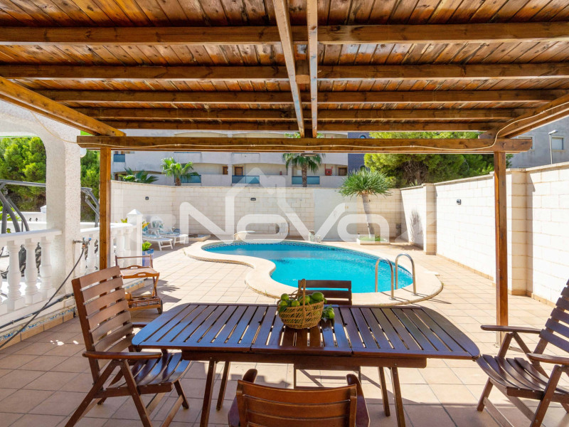 Detached villa a few steps from the beach in La Zenia, ready to move into.. #1866