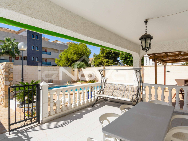 Detached villa a few steps from the beach in La Zenia, ready to move into.. #1866